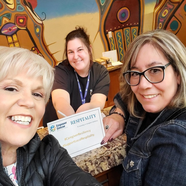 Kim V check in at hotel sq