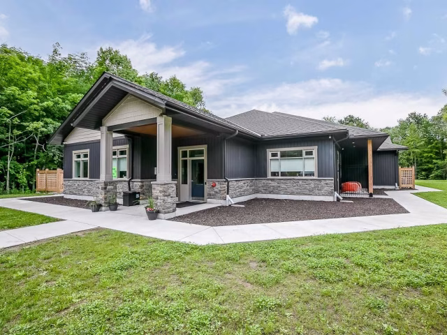 64ff784dc1ae4b921455fde0_2553 Lakeshore Road E-101