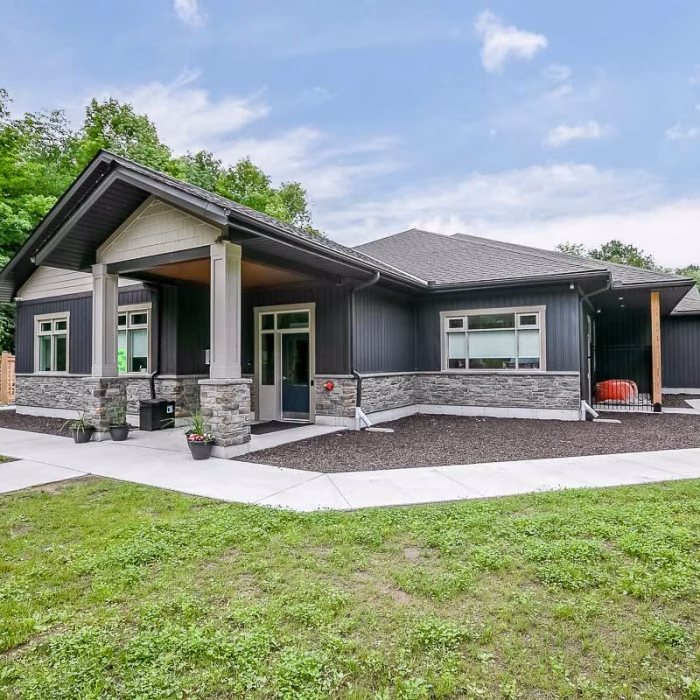 64ff784dc1ae4b921455fde0_2553 Lakeshore Road E-101