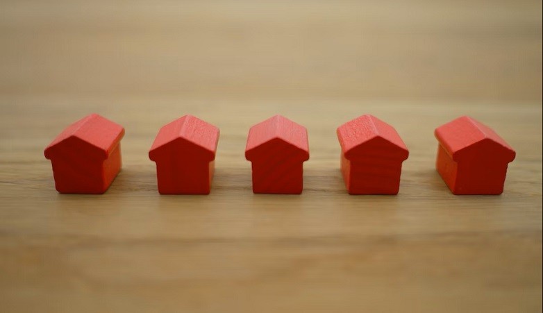 red houses